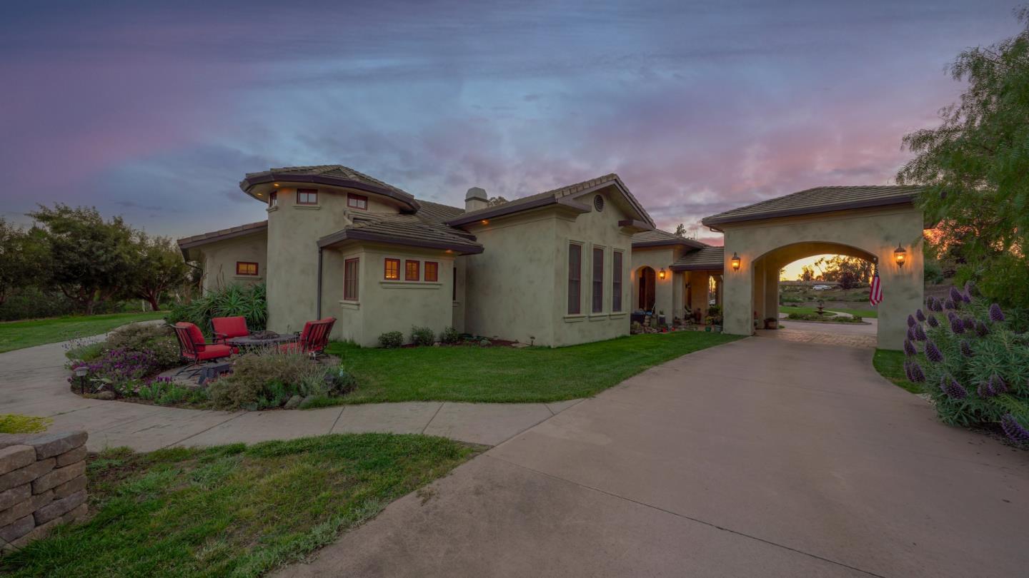 8654 Carolines Ridge Road Salinas, CA 93907 - Photo 4 of 47 Gallery Image 4