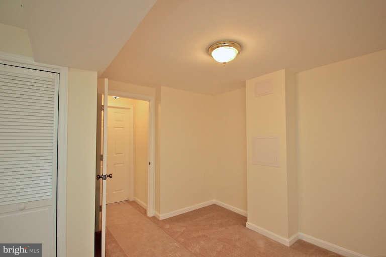 8533 Gwynedd Way Springfield, VA 22153 - Photo 16 of 30 Interior (General)
