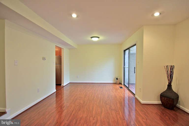 8533 Gwynedd Way Springfield, VA 22153 - Photo 6 of 30 Family Room