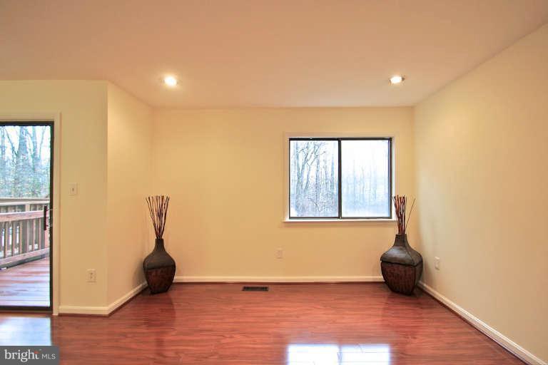 8533 Gwynedd Way Springfield, VA 22153 - Photo 7 of 30 Family Room
