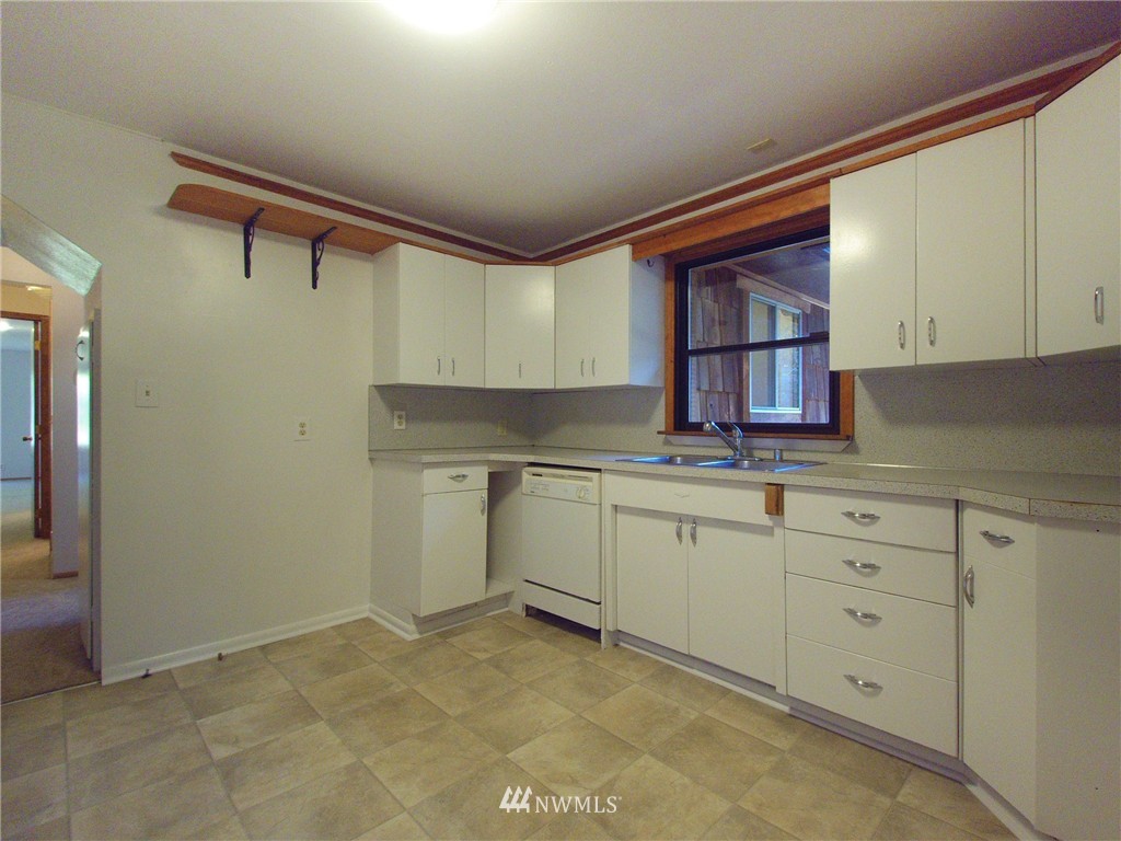 261 Lake Farm Road Port Angeles, WA 98362 - Photo 7 of 25