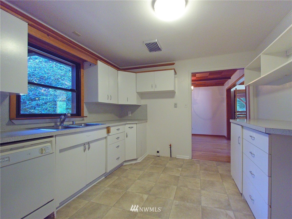 261 Lake Farm Road Port Angeles, WA 98362 - Photo 8 of 25
