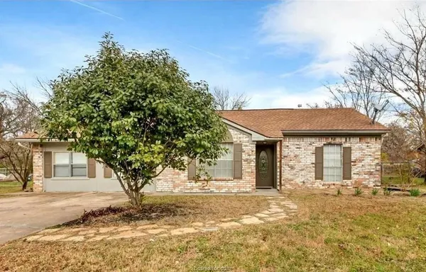 $1,800 | 1203 Berkeley Street, College Station, TX 77840