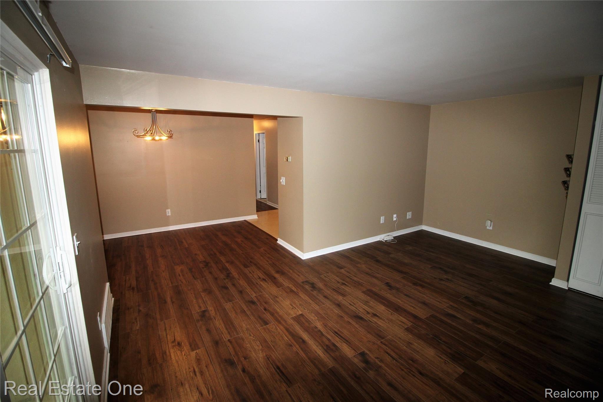 460 Baldwin Avenue, Unit 40 Rochester, MI 48307 - Photo 7 of 23 IMG_4131.JPG