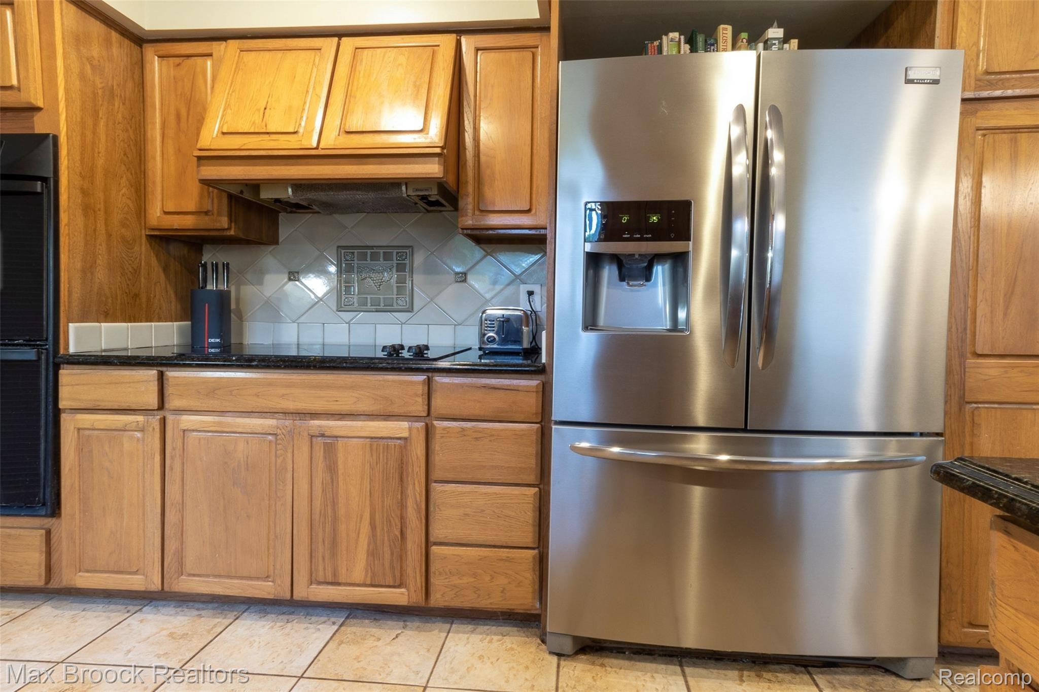 893 Foxhall Road Bloomfield Hills, MI 48304 - Photo 16 of 50 35.jpg