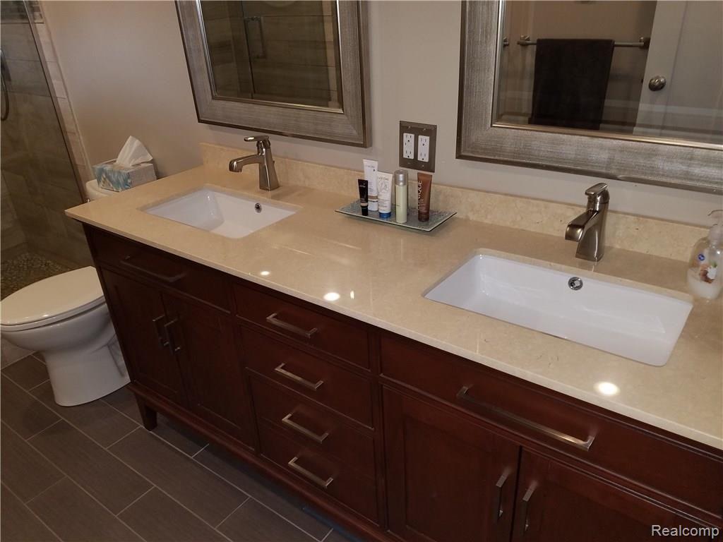 1821 Charm Court Rochester Hills, MI 48306 - Photo 13 of 22