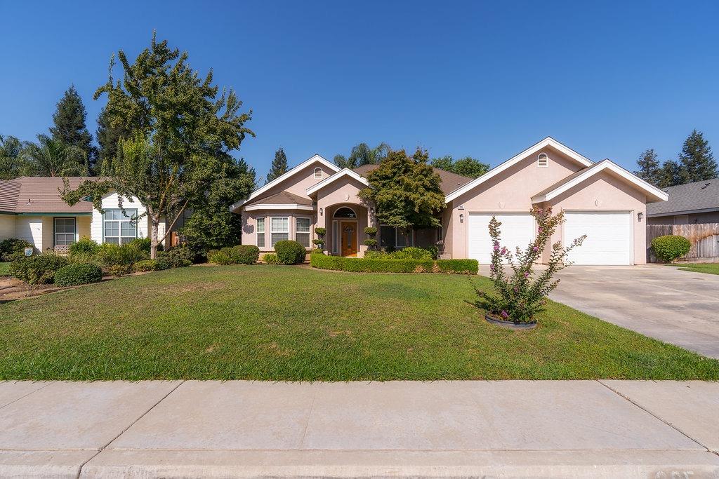 385 South Maple Drive Reedley, CA 93654 - Photo 1 of 36 Gallery Image 1
