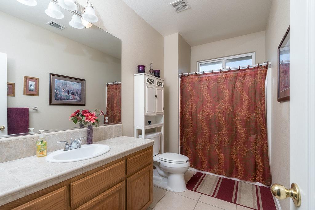 385 South Maple Drive Reedley, CA 93654 - Photo 18 of 36 Gallery Image 18