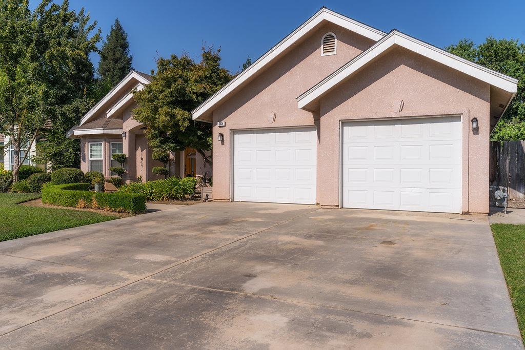 385 South Maple Drive Reedley, CA 93654 - Photo 3 of 36 Gallery Image 3