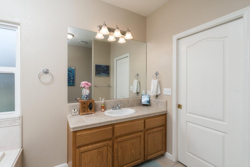 385 South Maple Drive Reedley, CA 93654 - Photo 22 of 36 Gallery Image 22