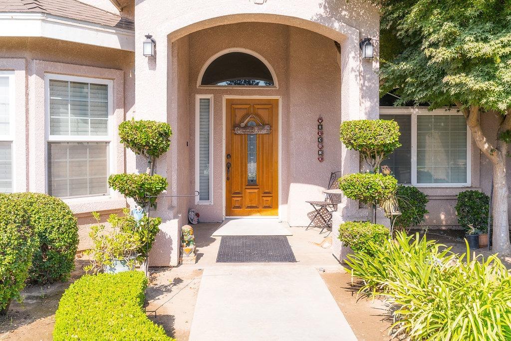 385 South Maple Drive Reedley, CA 93654 - Photo 5 of 36 Gallery Image 5