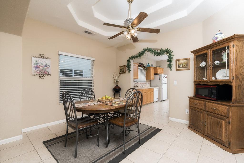 385 South Maple Drive Reedley, CA 93654 - Photo 8 of 36 Gallery Image 8