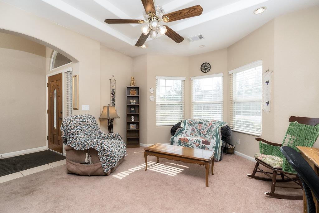 385 South Maple Drive Reedley, CA 93654 - Photo 9 of 36 Gallery Image 9