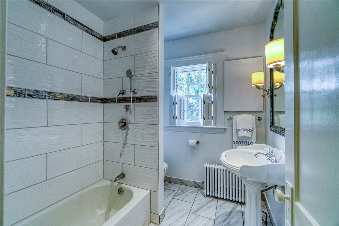 368 Great Road North Smithfield, RI 02896 - Photo 10 of 13 Gallery Image 10