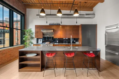 $3,250,000 | 49 Melcher Street, Unit 502, Boston, MA 02210