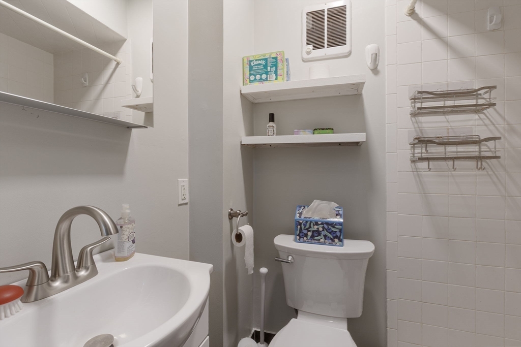 428 Boylston Street Brookline, MA 02445 - Photo 17 of 27