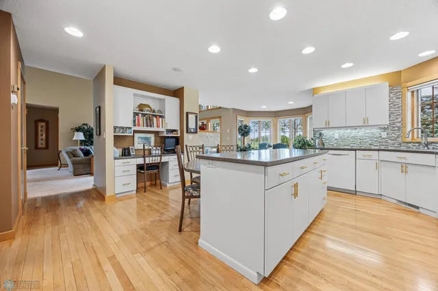 $779,900 | 4902 Rose Creek Parkway South, Fargo, ND 58104