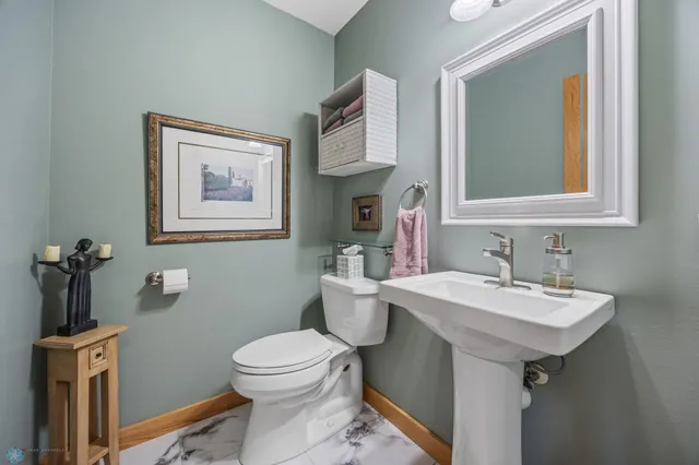 $779,900 | 4902 Rose Creek Parkway South, Fargo, ND 58104