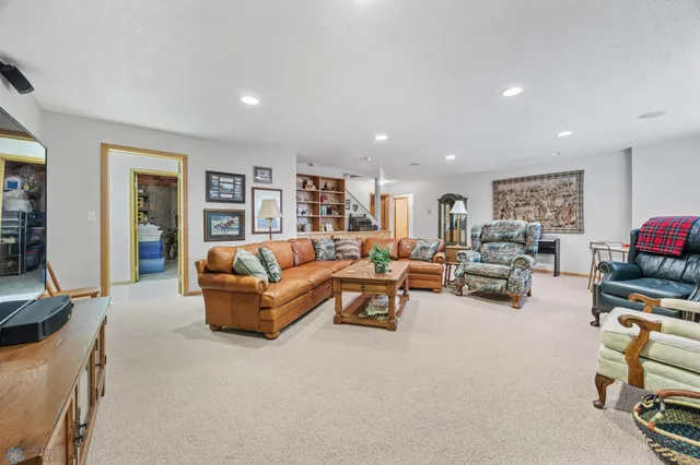 $779,900 | 4902 Rose Creek Parkway South, Fargo, ND 58104