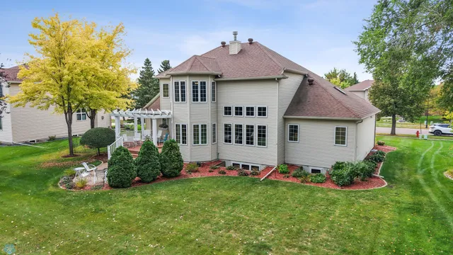 $779,900 | 4902 Rose Creek Parkway South, Fargo, ND 58104