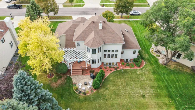$779,900 | 4902 Rose Creek Parkway South, Fargo, ND 58104