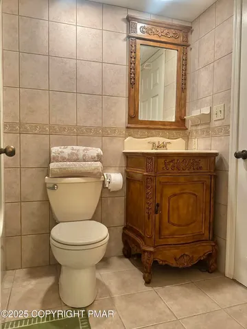 $1,650 | 33 Midlake Drive, Unit 101, Lake Harmony, PA 18624