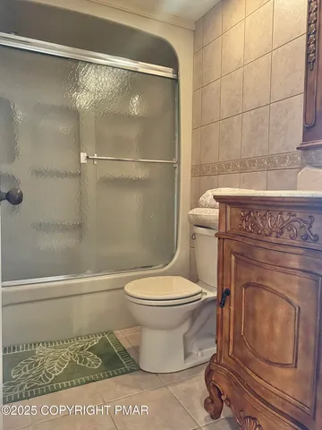 $1,650 | 33 Midlake Drive, Unit 101, Lake Harmony, PA 18624