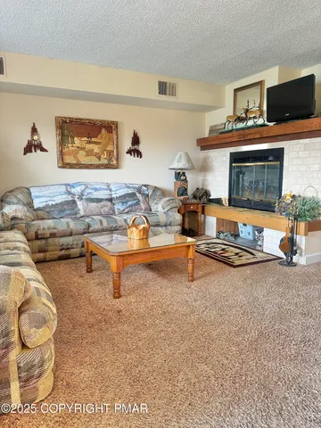 $1,650 | 33 Midlake Drive, Unit 101, Lake Harmony, PA 18624