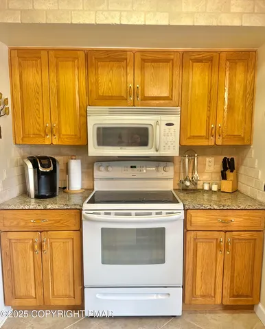 $1,650 | 33 Midlake Drive, Unit 101, Lake Harmony, PA 18624