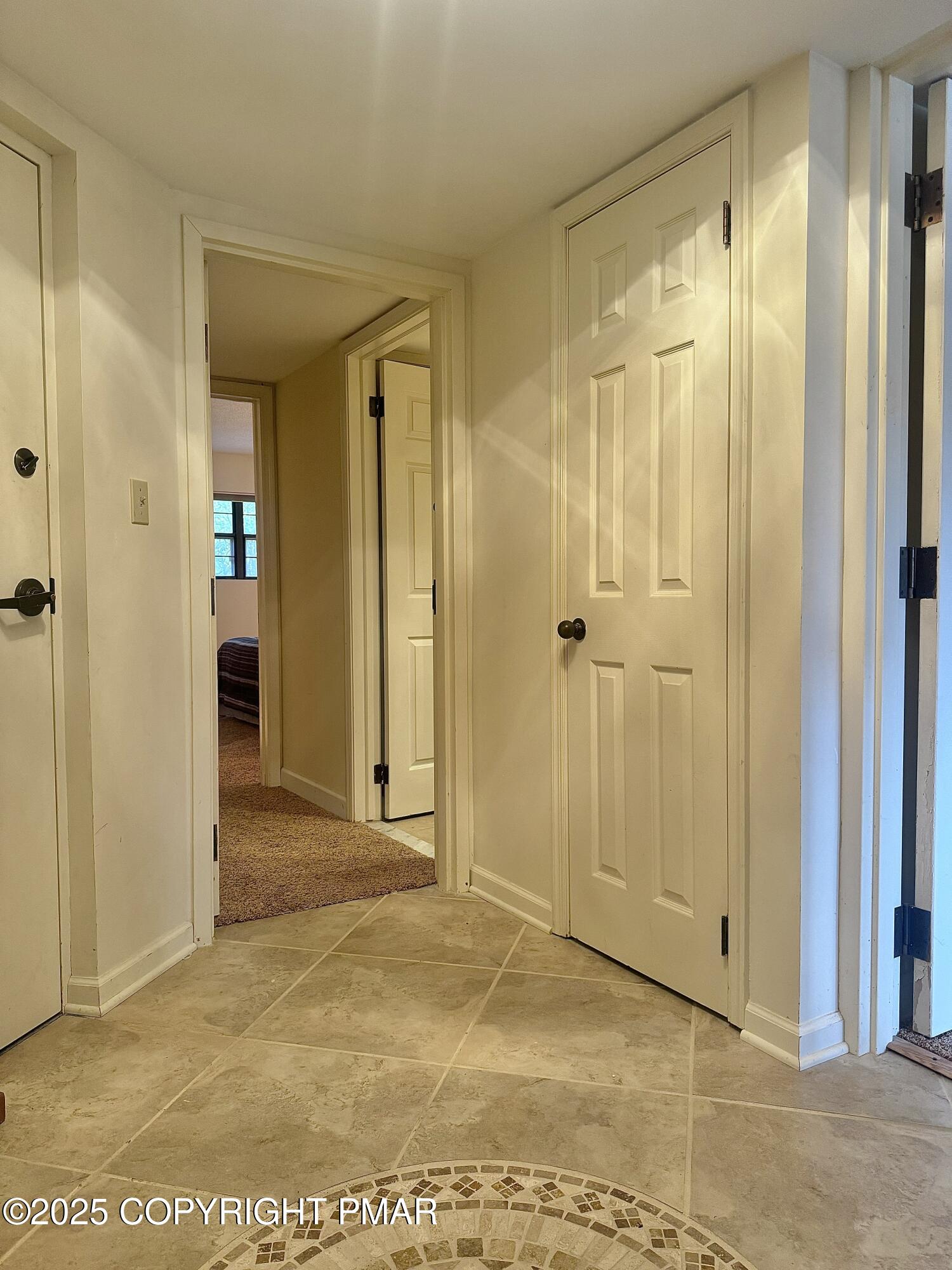 33 Midlake Drive, Unit 101 Lake Harmony, PA 18624 - Photo 3 of 39 Foyer 3