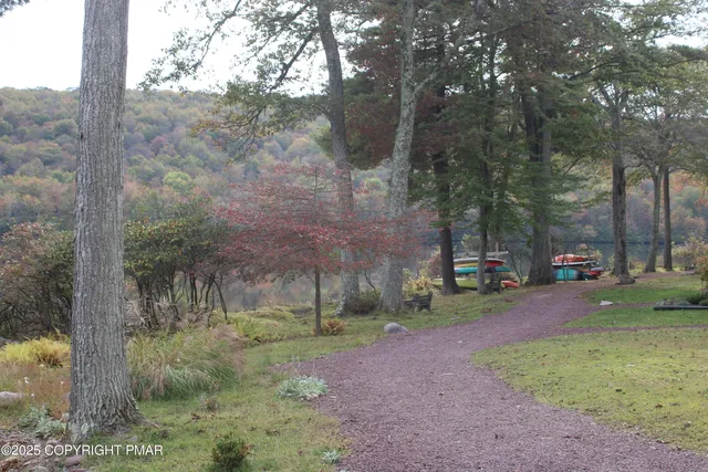 $1,650 | 33 Midlake Drive, Unit 101, Lake Harmony, PA 18624