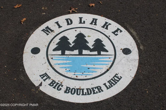 $1,650 | 33 Midlake Drive, Unit 101, Lake Harmony, PA 18624