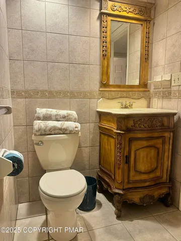 $1,650 | 33 Midlake Drive, Unit 101, Lake Harmony, PA 18624