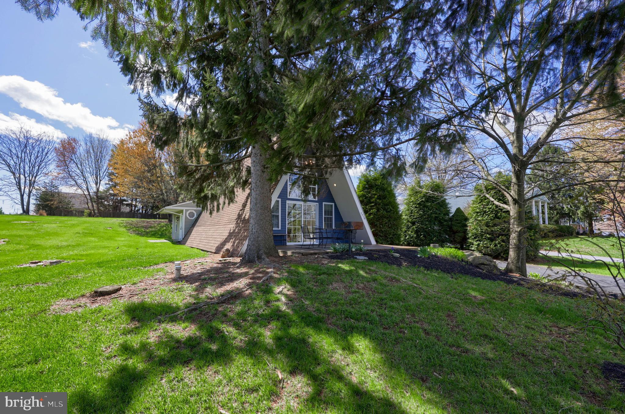 1770 Windy Hill Road Lancaster, PA 17602 - Photo 33 of 43 a view of a backyard with large trees