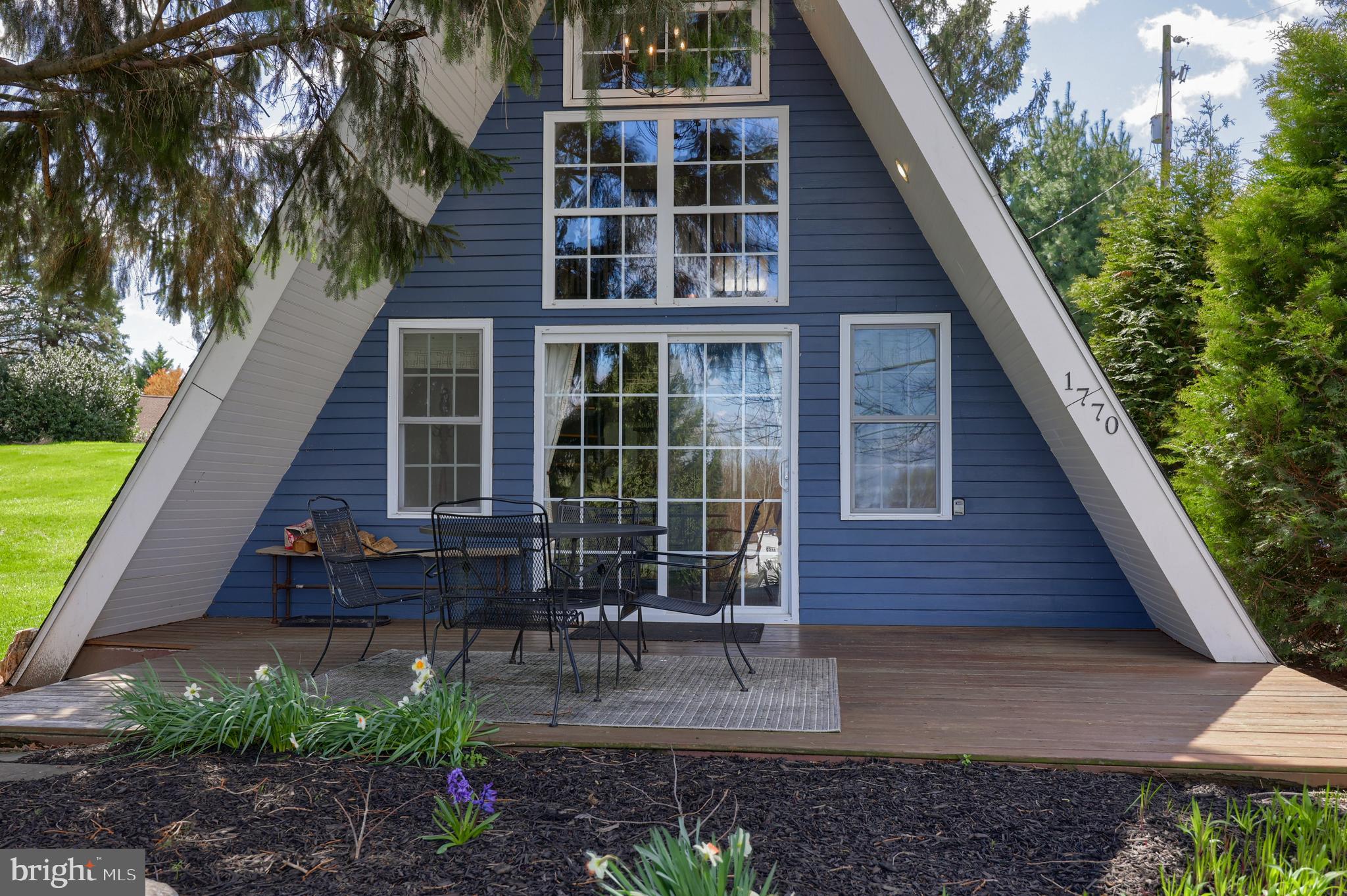 1770 Windy Hill Road Lancaster, PA 17602 - Photo 36 of 43 a front view of a house with garden