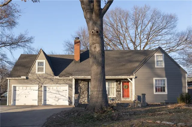 $500,000 | 4514 West 54th Terrace, Roeland Park, KS 66205