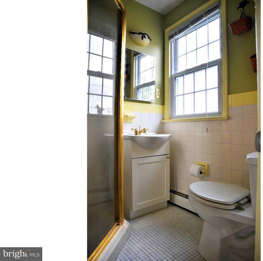 168 Cardinal Road Chalfont, PA 18914 - Photo 8 of 15 Master Bathroom