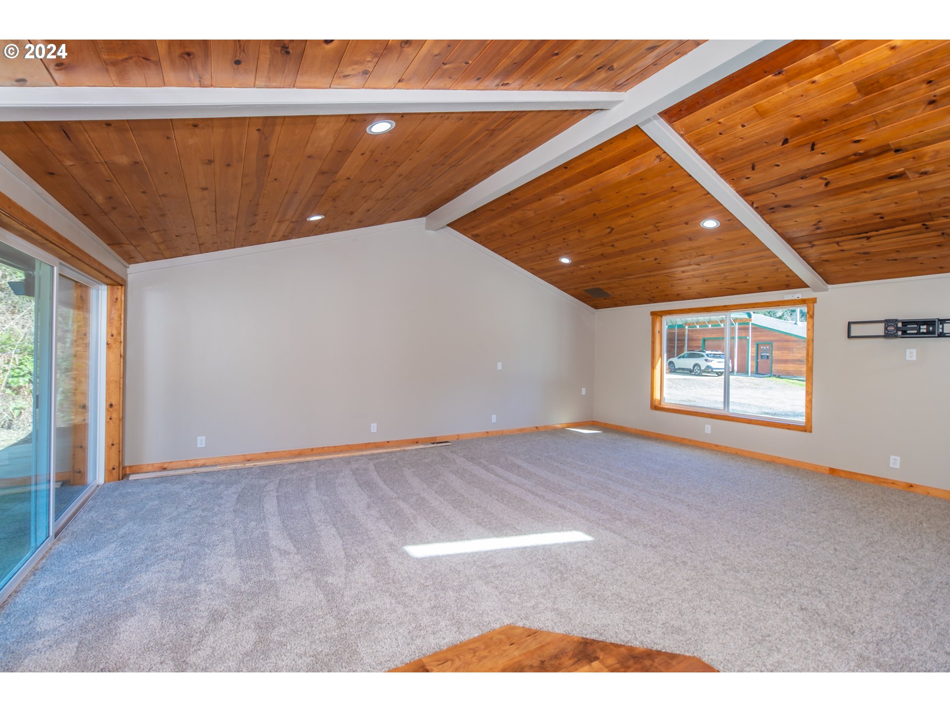 89749 Ben Bunch Road Florence, OR 97439 - Photo 9 of 48 Gallery Image 9