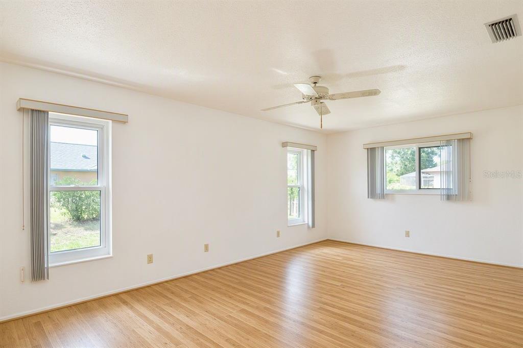 1379 Everest Road Venice, FL 34293 - Photo 20 of 46