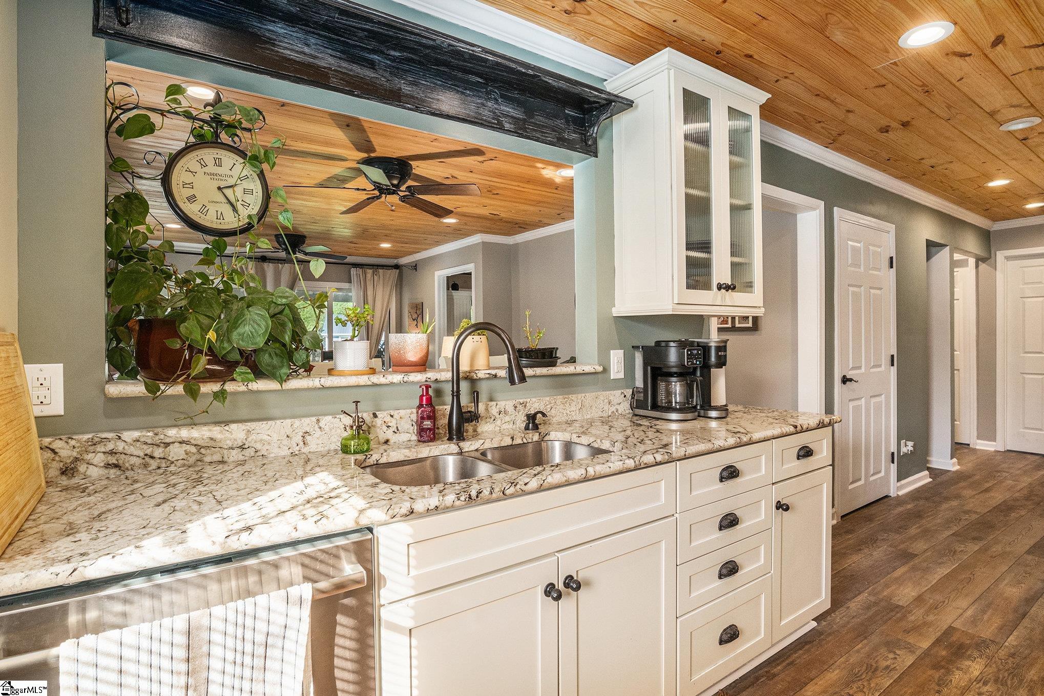 200 Inlet Point Road Fair Play, SC 29643 - Photo 8 of 25