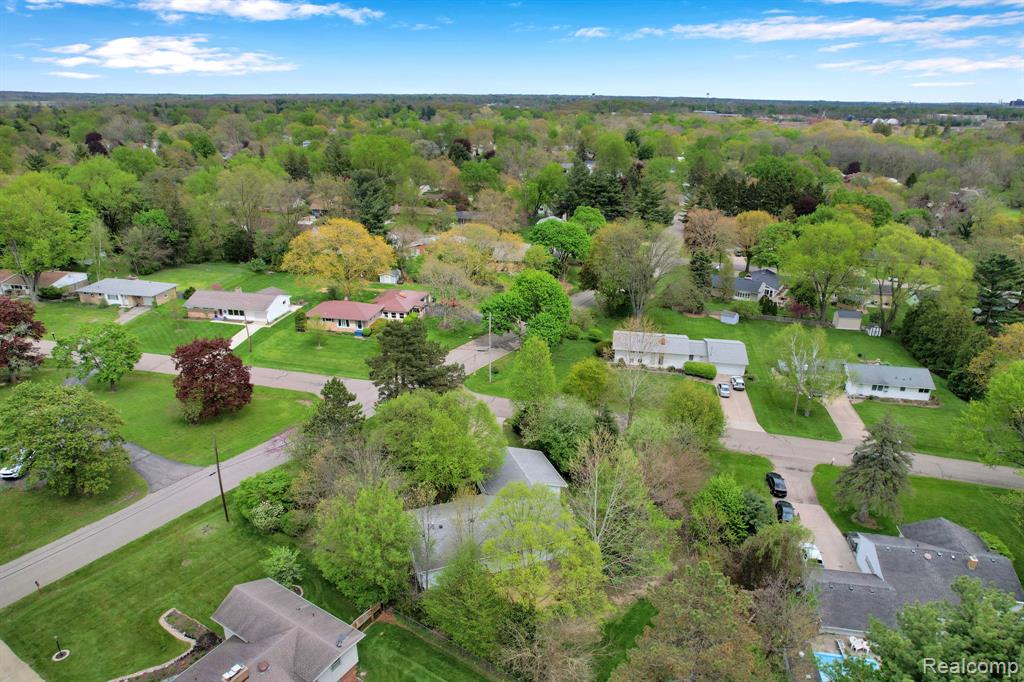 3305 Ridgefield Road Lansing, MI 48906 - Photo 42 of 46 Gallery Image 42