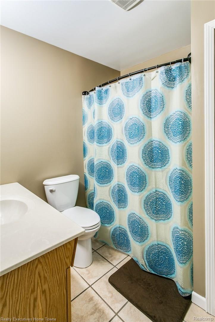 2441 Michigan Road Port Huron, MI 48060 - Photo 18 of 23 2441 Michigan-16.JPG