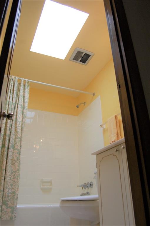 110 Woodside Road Pittsburgh, PA 15221 - Photo 17 of 24 Gallery Image 17