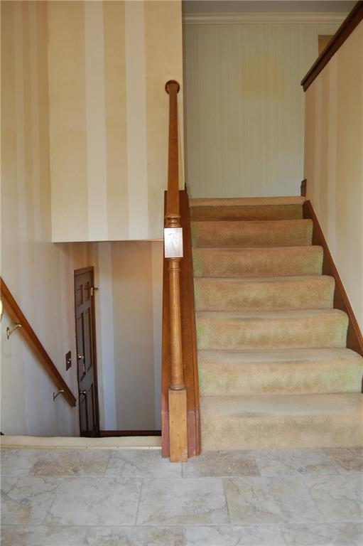 110 Woodside Road Pittsburgh, PA 15221 - Photo 3 of 24 Gallery Image 3