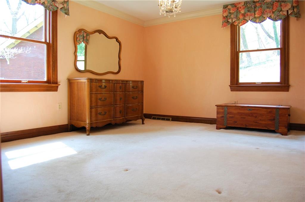110 Woodside Road Pittsburgh, PA 15221 - Photo 9 of 24 Gallery Image 9