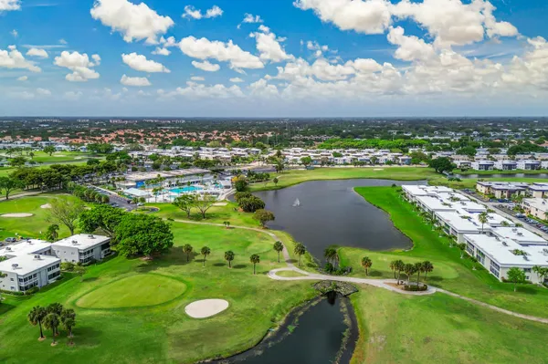 $1,800 | 560 Capri East, Delray Beach, FL 33484