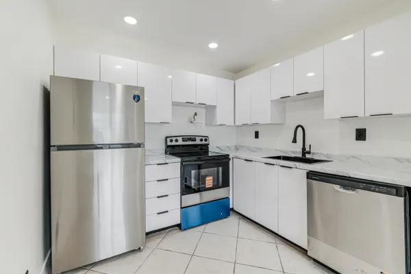 $1,800 | 560 Capri East, Delray Beach, FL 33484