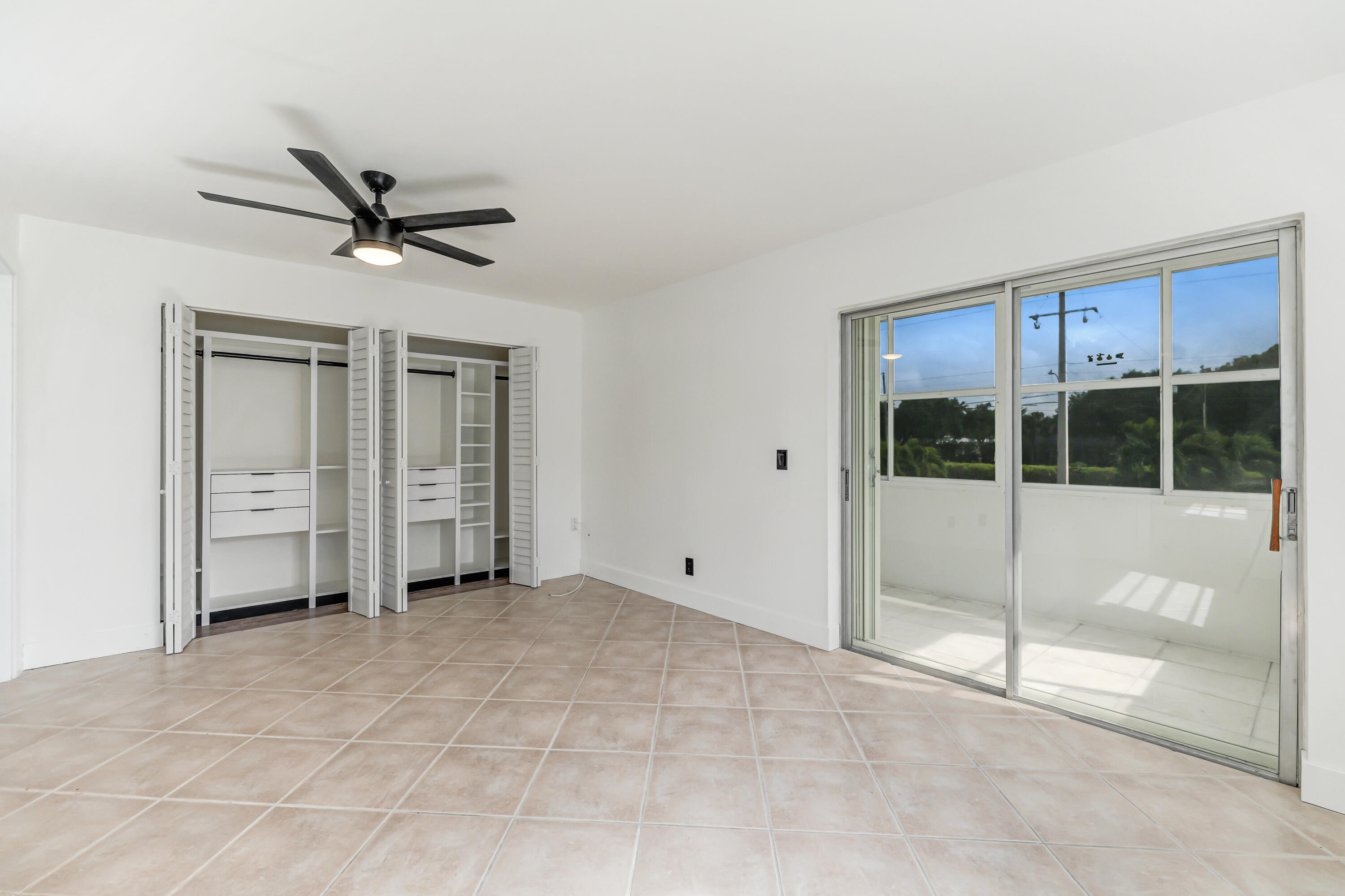 560 Capri East Delray Beach, FL 33484 - Photo 9 of 22 560 Capri L-24
