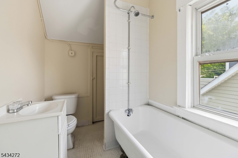 102 Lincoln Street Montclair, NJ 07042 - Photo 18 of 22
