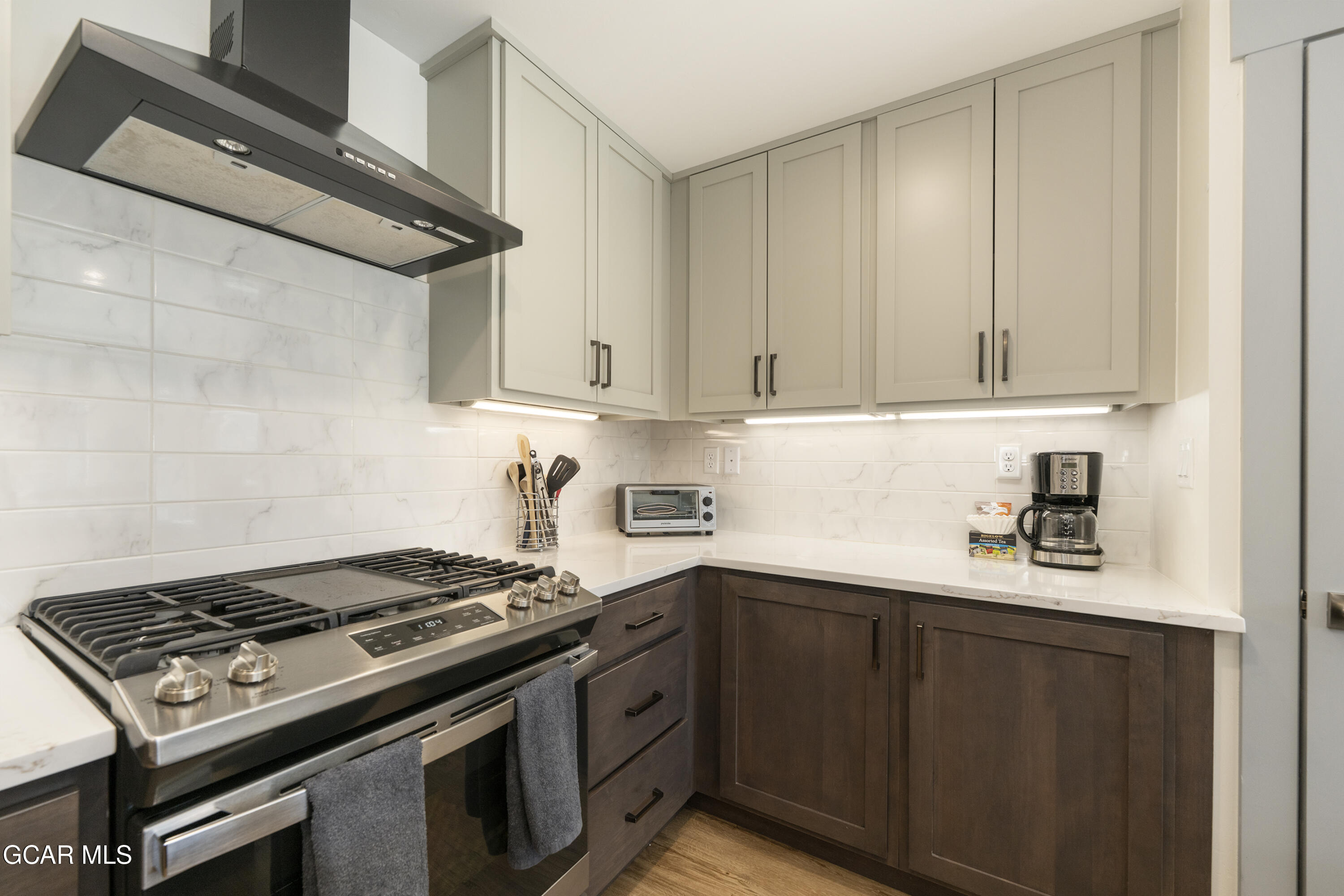 144 Ski Idlewild Road, Unit 2203 Winter Park, CO 80482 - Photo 6 of 45 Gas Range with Hood